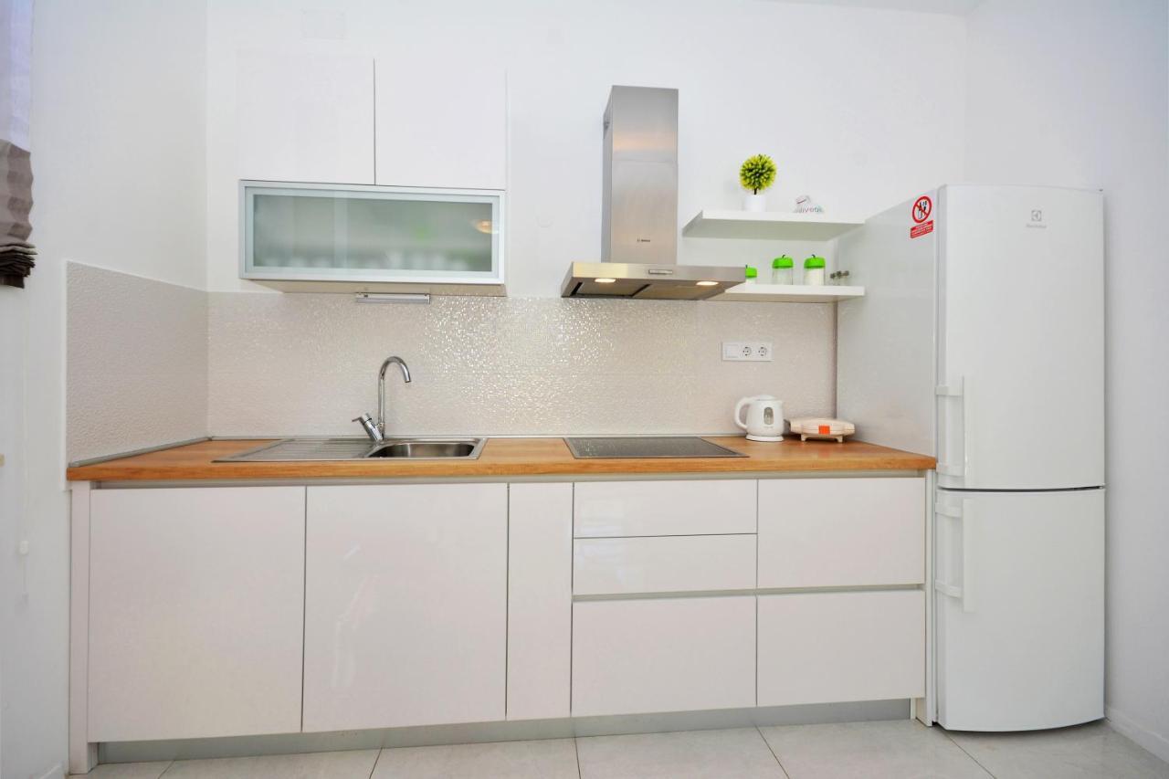 Seas The Day Apartments Podstrana Esterno foto