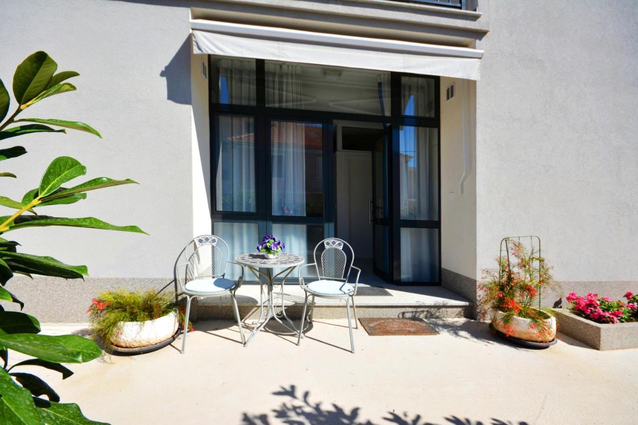 Seas The Day Apartments Podstrana Esterno foto