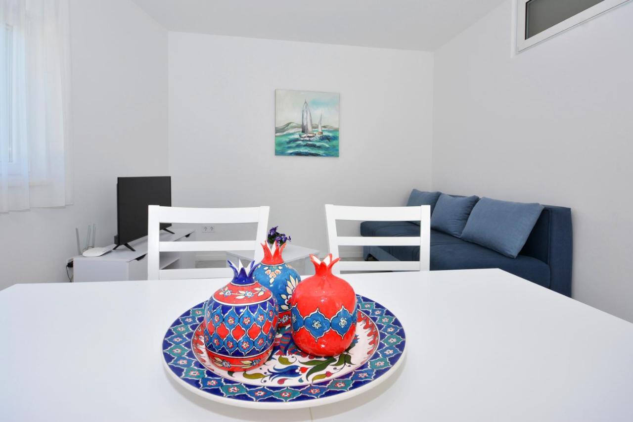 Seas The Day Apartments Podstrana Esterno foto