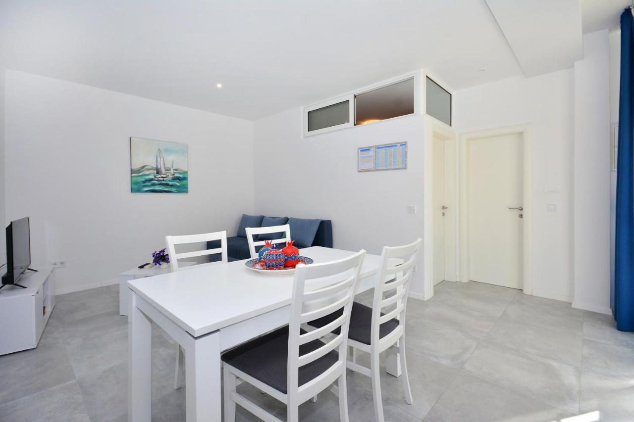 Seas The Day Apartments Podstrana Esterno foto