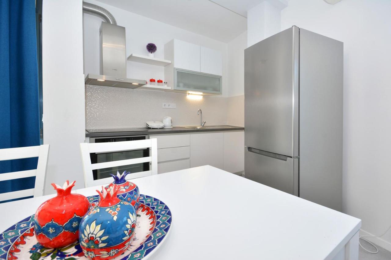 Seas The Day Apartments Podstrana Esterno foto