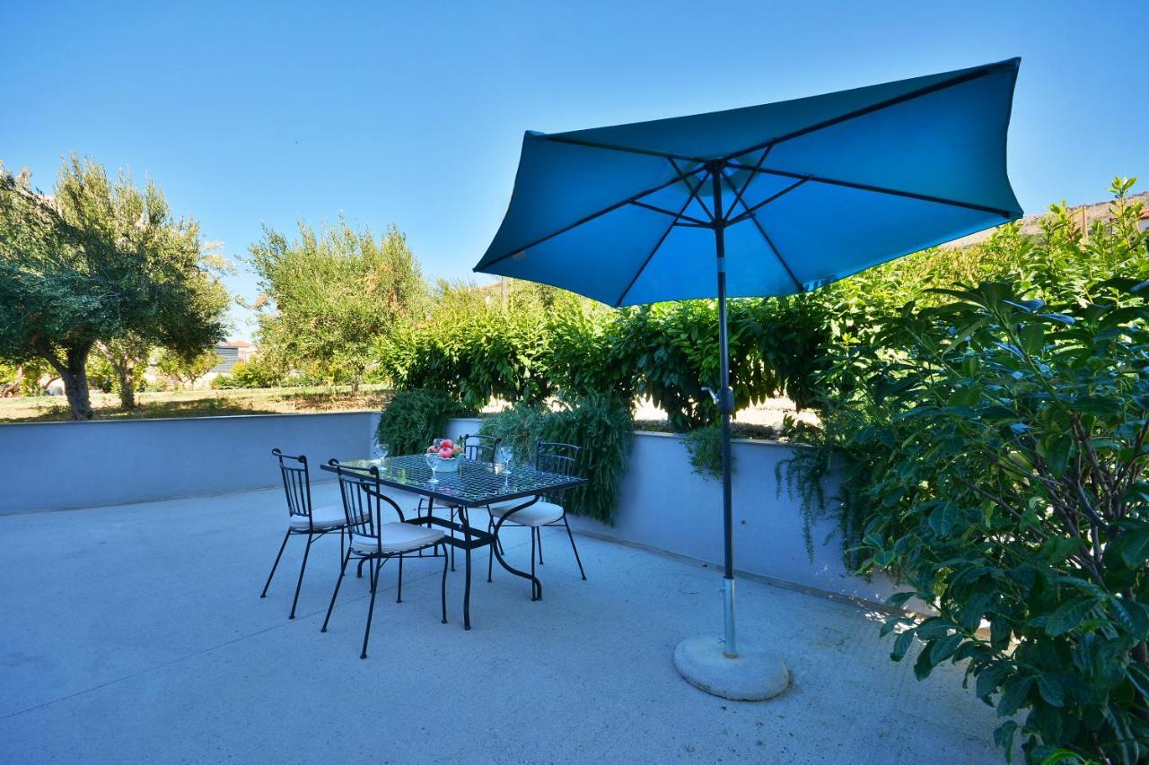 Seas The Day Apartments Podstrana Esterno foto