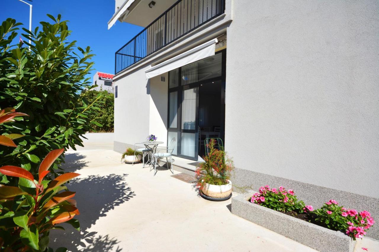 Seas The Day Apartments Podstrana Esterno foto