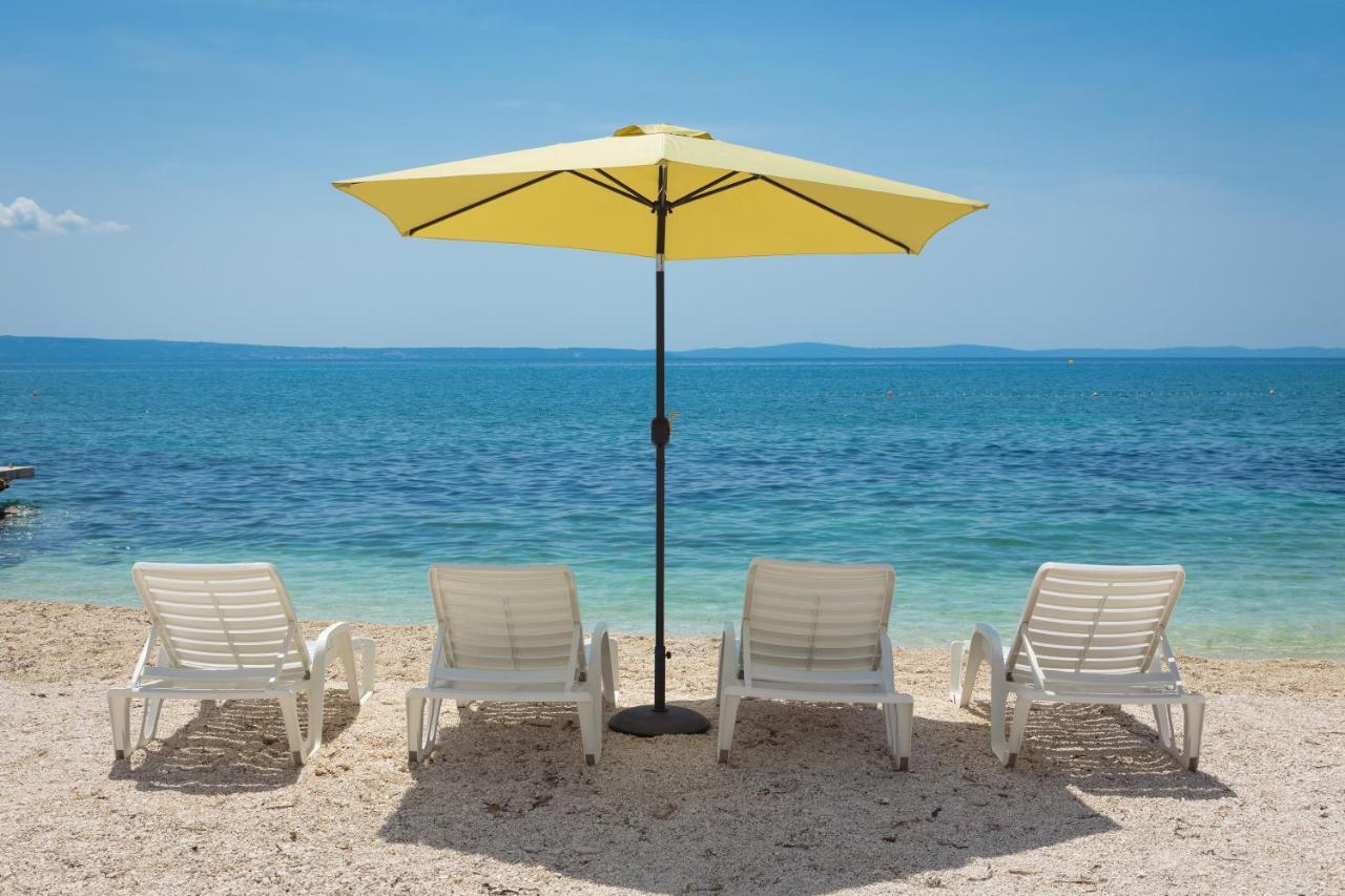 Seas The Day Apartments Podstrana Esterno foto