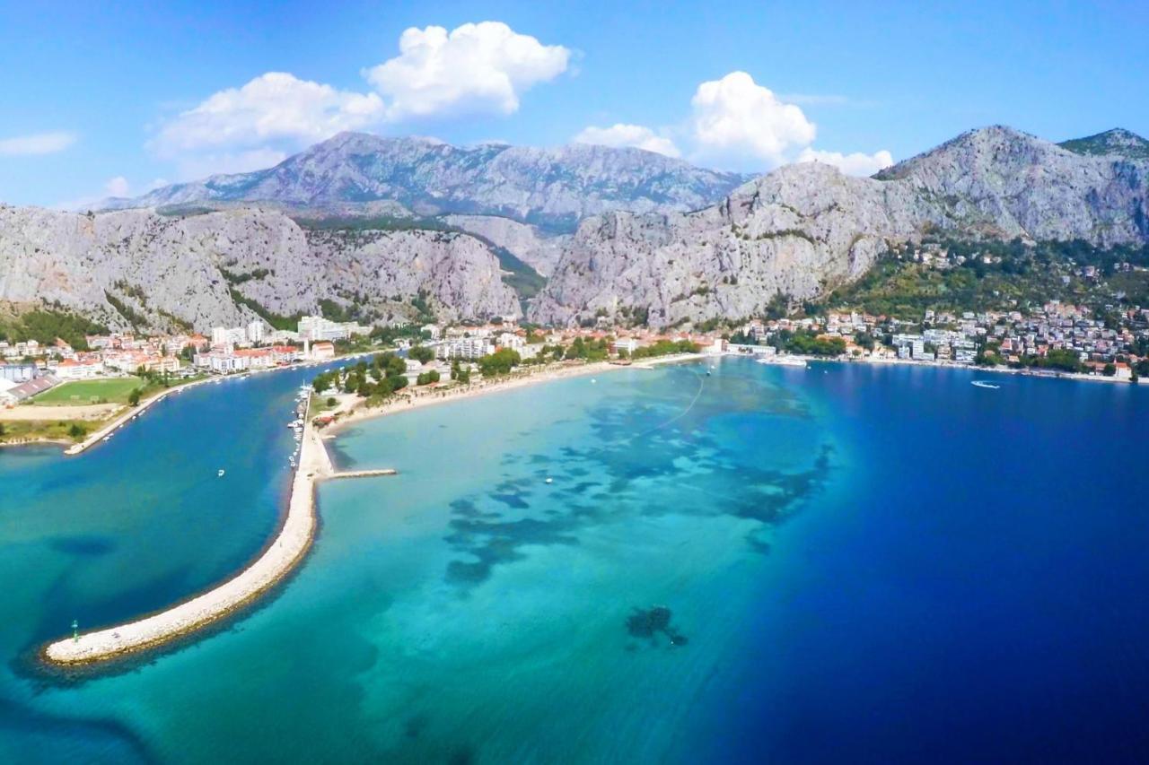 Seas The Day Apartments Podstrana Esterno foto