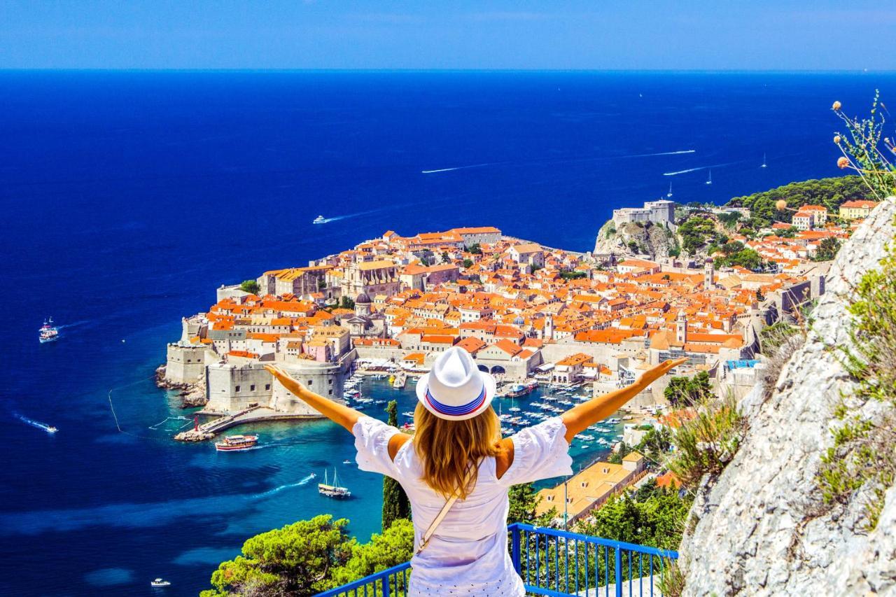 Seas The Day Apartments Podstrana Esterno foto